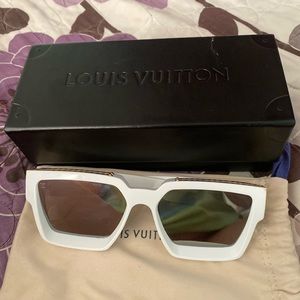 Lv sunglasses 100% authenlic